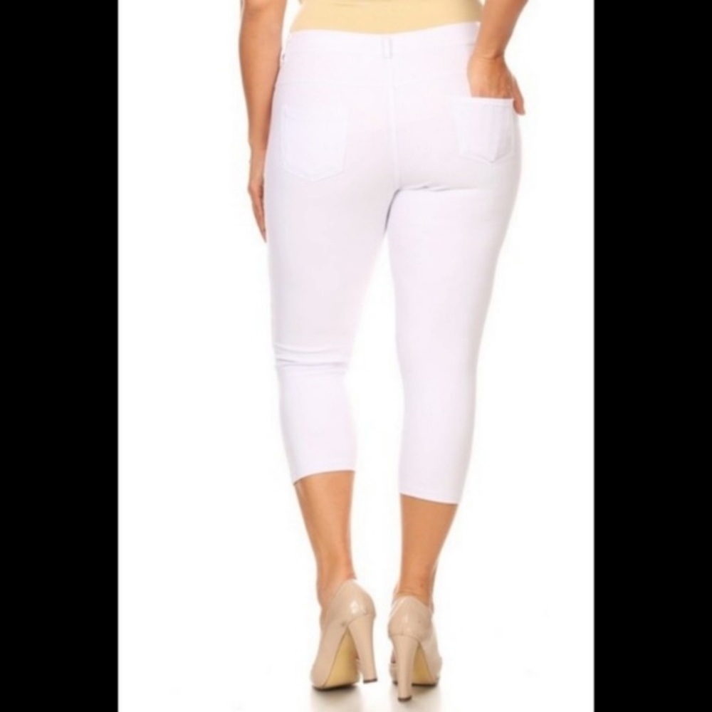 New- Plus Size Classic Solid Capri -White - image 4